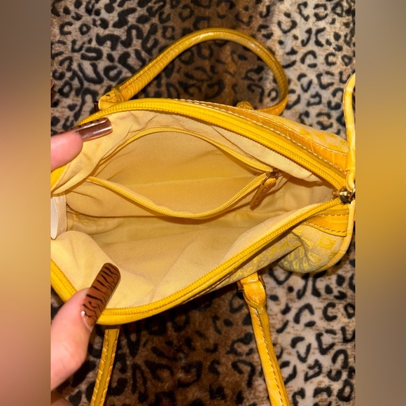 Gold yellow Liz Claiborne hand bag - Picture 5 of 5